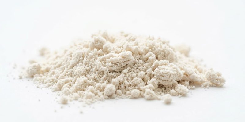 fine_off-white_powder_with_soft_202605061533 (1)